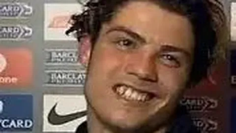 第78分钟惊鸿一击！安德烈-路易斯绝杀，申花以3-0锁定胜利狂欢！